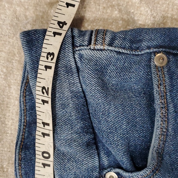 Good American distress blue crop ankle distressed jeans size 4/27 - Picture 10 of 13